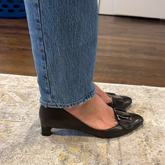 Ferragamo Black Leather Heel Shoes Silver Buckle Logo - Picture 1 of 16